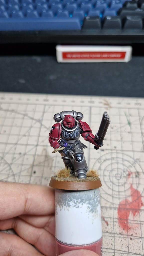 Warhammer 40k Space Marine in red armour